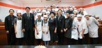 เยาวชนไทย – เวียดนาม ในโครงการแลกเปลี่ยน เยี่ยมชมมหาวิทยาลัยสวนดุสิต และร่วมกิจกรรมสาธิตการทำอาหารและขนมไทย